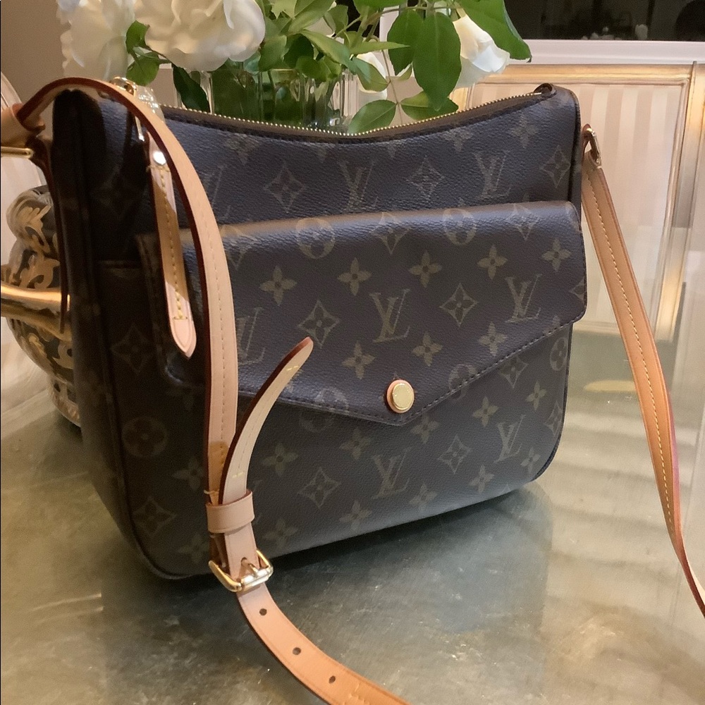 Louis Vuitton Cross Body Bag
